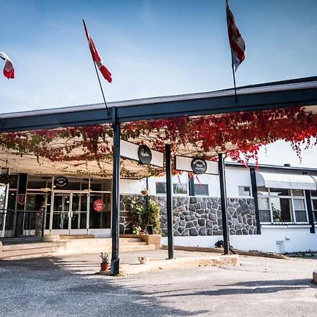 Hotel La Caravelle Baie-Comeau Buitenkant foto