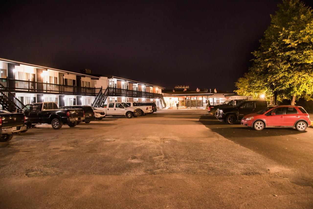 Hotel La Caravelle Baie-Comeau Buitenkant foto