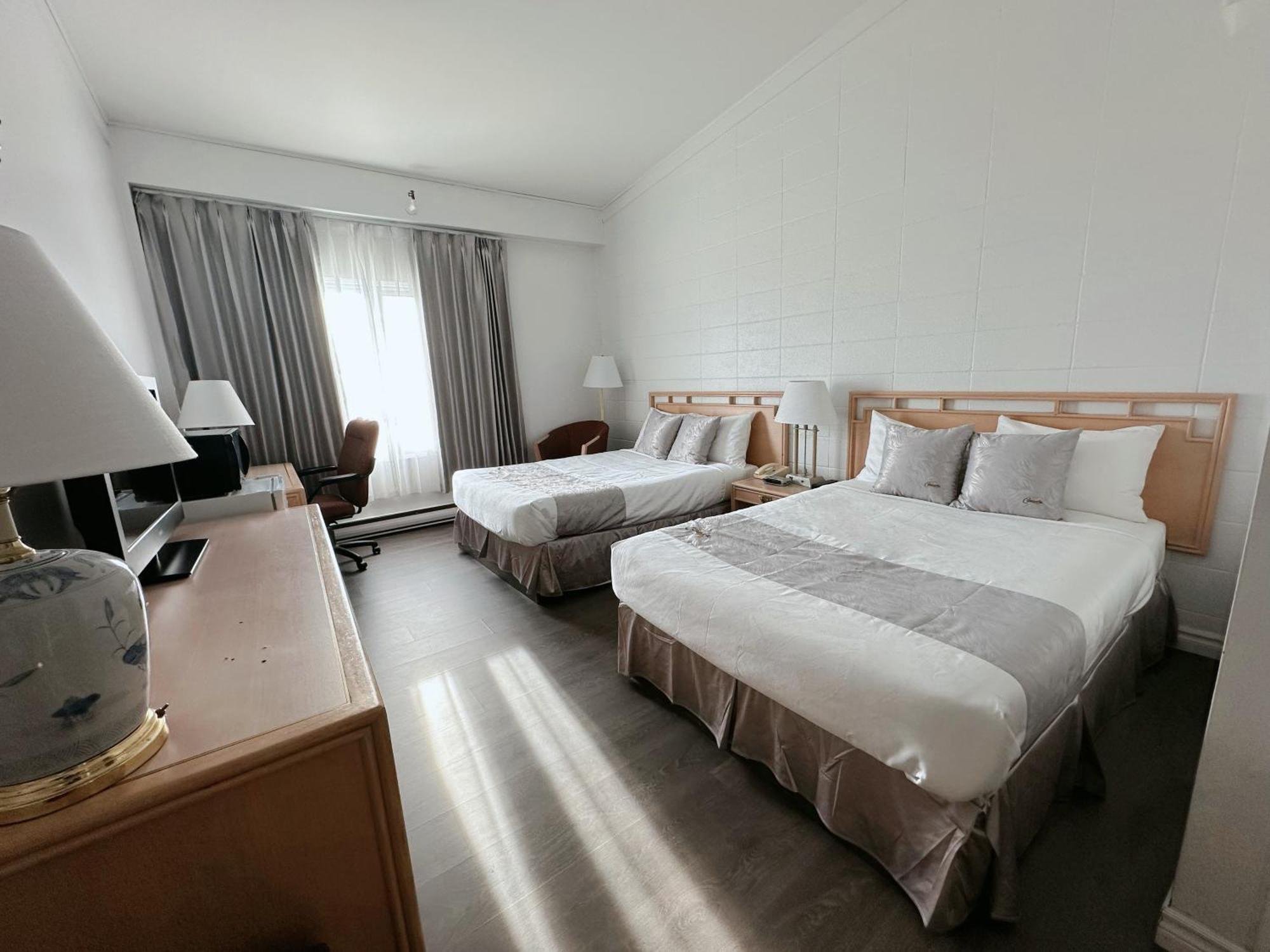 Hotel La Caravelle Baie-Comeau Buitenkant foto