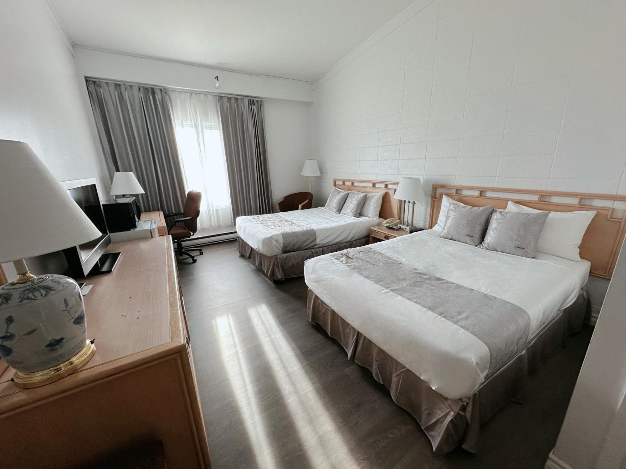 Hotel La Caravelle Baie-Comeau Buitenkant foto