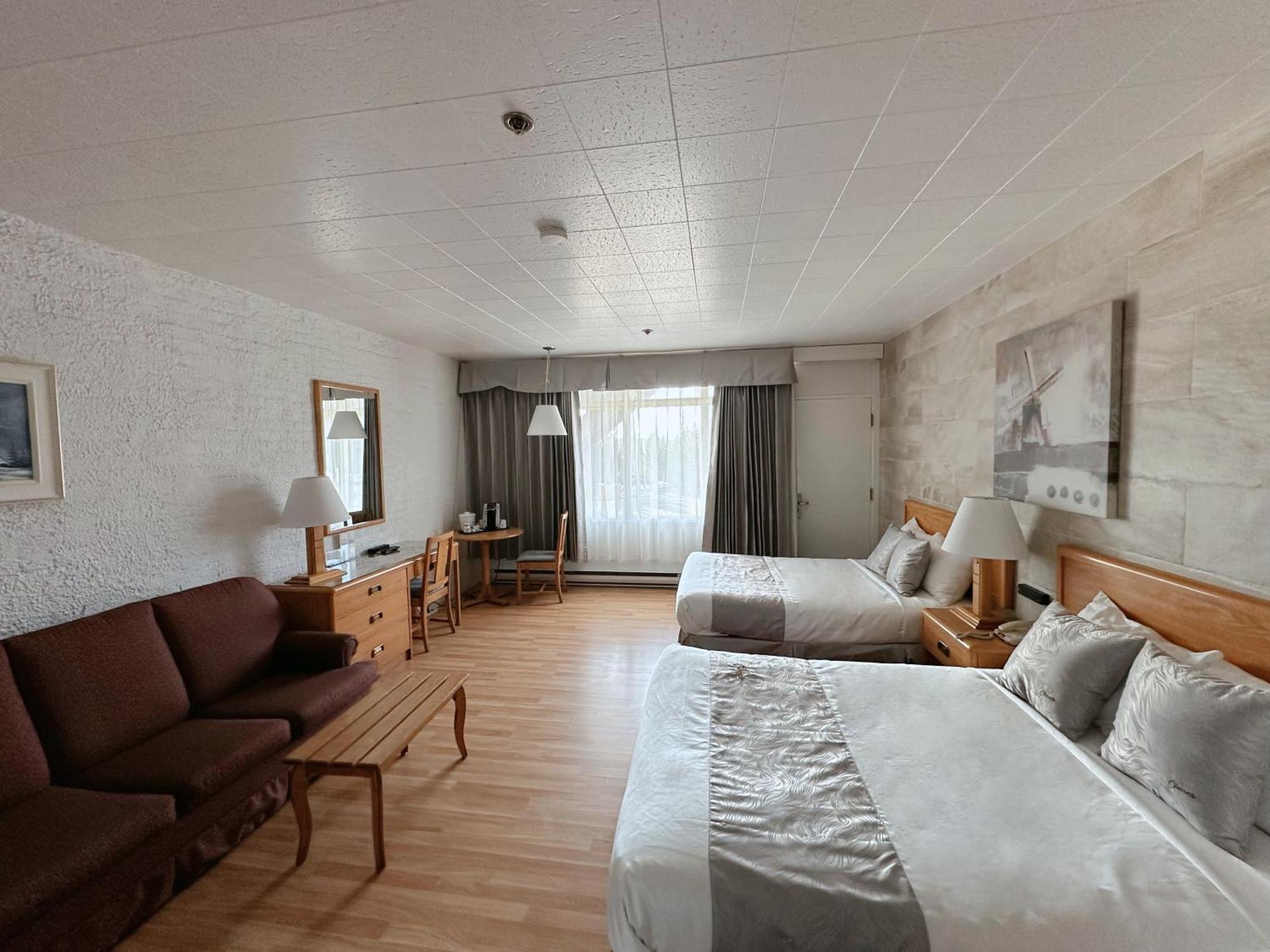 Hotel La Caravelle Baie-Comeau Buitenkant foto
