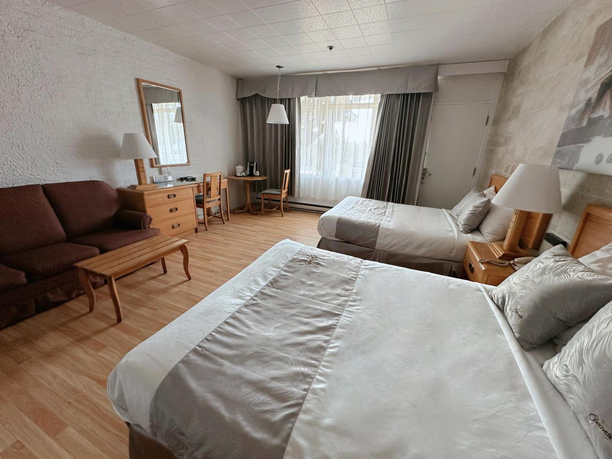 Hotel La Caravelle Baie-Comeau Buitenkant foto