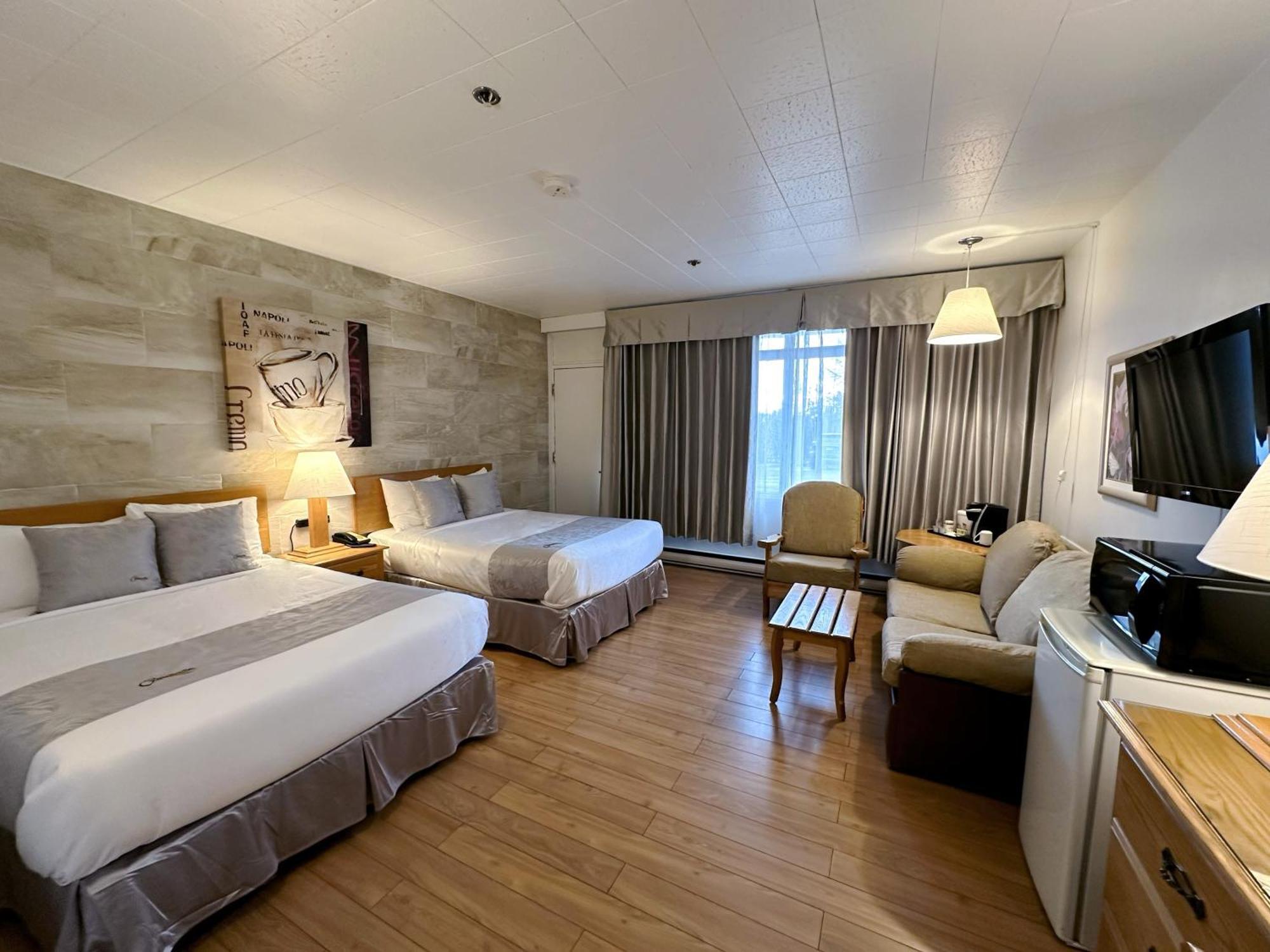 Hotel La Caravelle Baie-Comeau Buitenkant foto