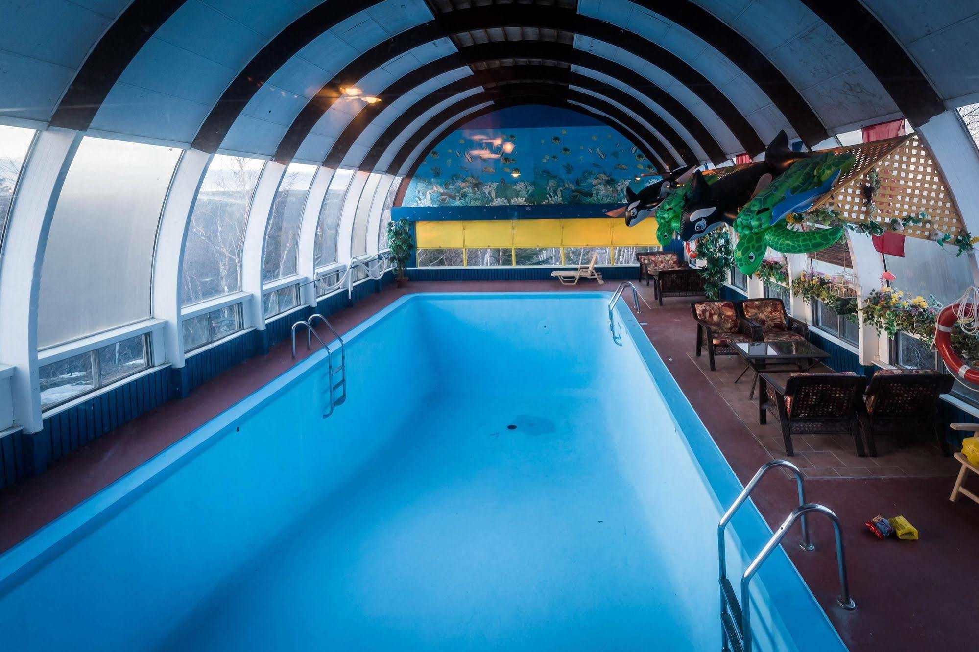 Hotel La Caravelle Baie-Comeau Buitenkant foto